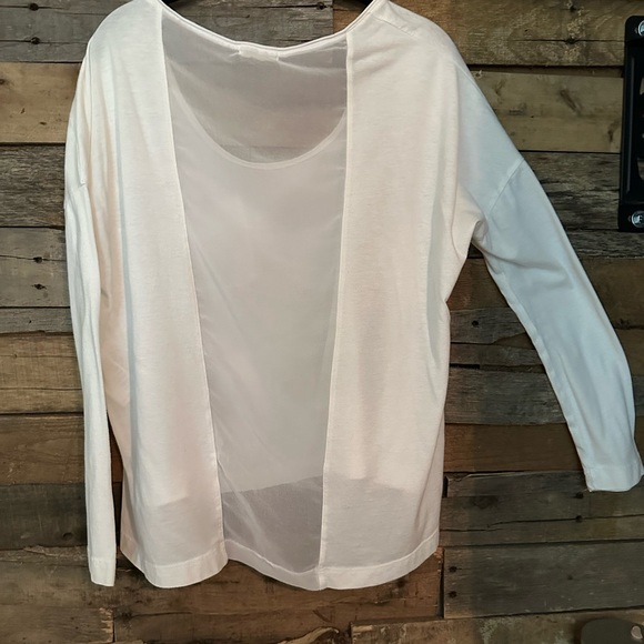 Silent Noise/ Urban Outfitters Small White loose fit Top - Picture 3 of 5